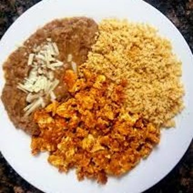 Lunch Huevos con Chorizo.